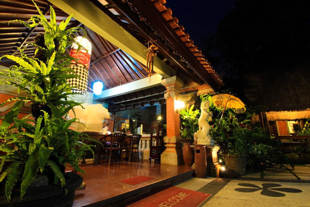 Ubud Hotel And Villas Маланг Экстерьер фото