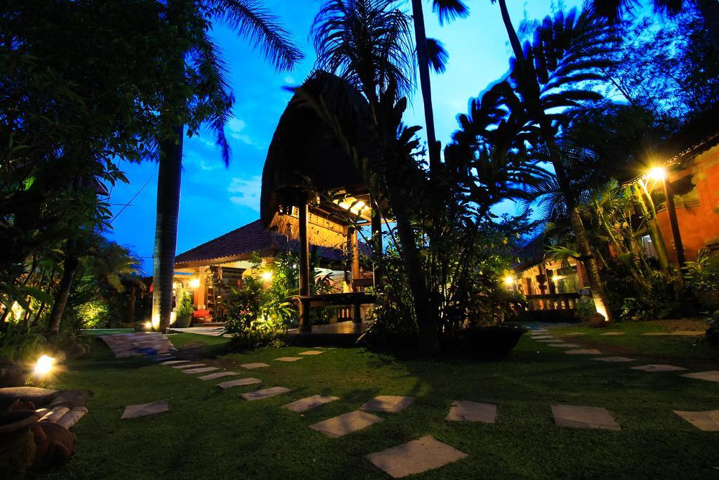Ubud Hotel And Villas Маланг Экстерьер фото