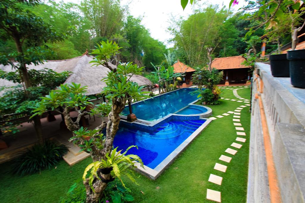 Ubud Hotel And Villas Маланг Экстерьер фото