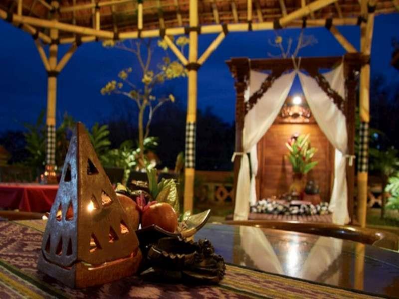 Ubud Hotel And Villas Маланг Экстерьер фото
