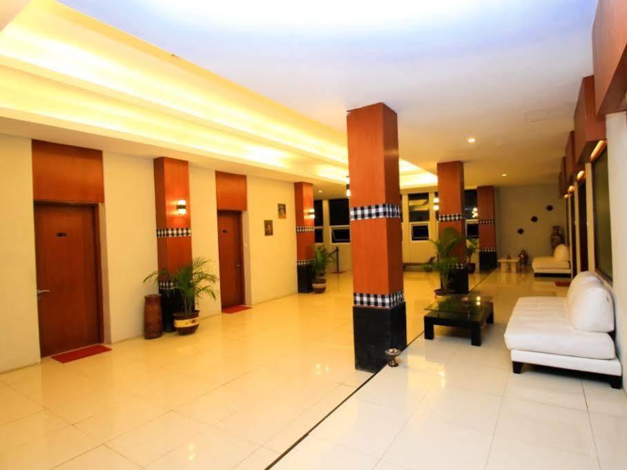 Ubud Hotel And Villas Маланг Экстерьер фото